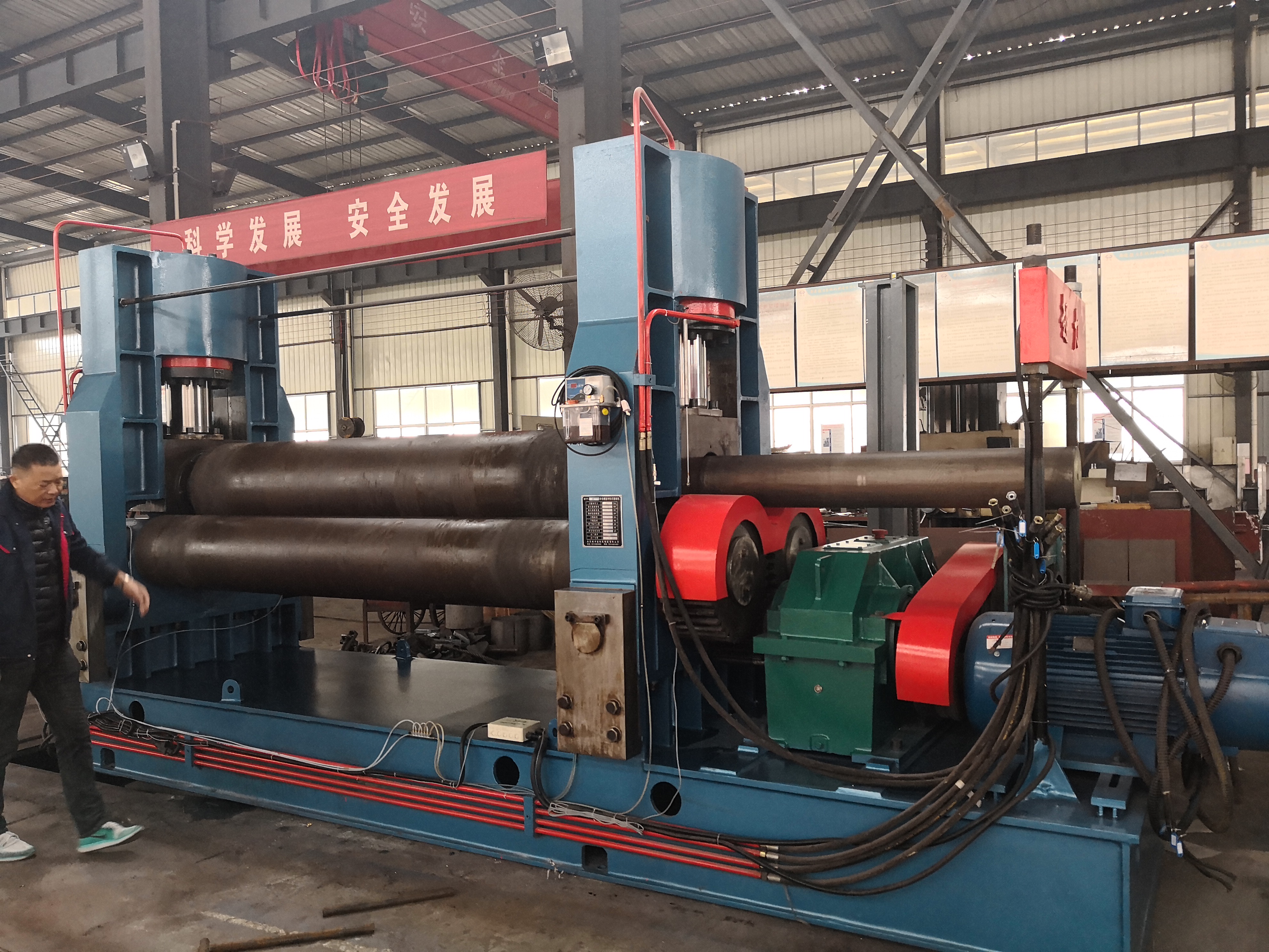 Гидравлическая симметричная 3-валковая машина для прокатки металлических листов